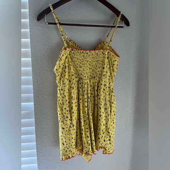 NWT URBAN OUTFITTERS YELLOW ROMPER FLORAL SWEETHEART BETTI PRINT LINEN - Picture 5 of 6